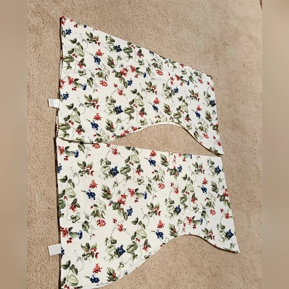 Waverly Home Fashion 2 Grapes Valance